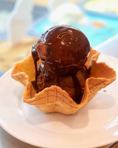 CONOS Y WAFFLES CLARITA CANASTA WAFFLES ESTRELLA CHICA 4 UND